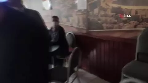 İstanbul'da kıraathanelere şok baskın: 59 kişiye 187 bin 620 lira para ceza İstanbul'da kıraathanelere şok baskın: 59 kişiye 187 bin 620 lira para ceza