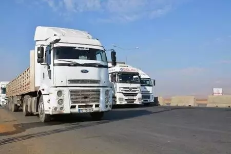 Habur Sınır Kapısı'nda araç giriş ve çıkışları sürüyor Habur Sınır Kapısı'nda araç giriş ve çıkışları sürüyor