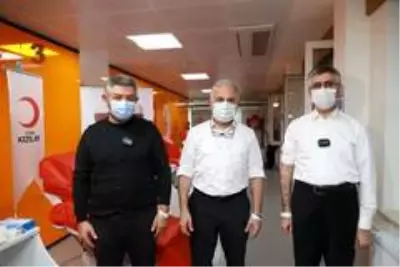 Kızılay'ın kan bağışı çağrısına ÖNDER İmam Hatiplilerden destek Kızılay'ın kan bağışı çağrısına ÖNDER İmam Hatiplilerden destek