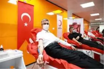 Kızılay'ın kan bağışı çağrısına ÖNDER İmam Hatiplilerden destek Kızılay'ın kan bağışı çağrısına ÖNDER İmam Hatiplilerden destek