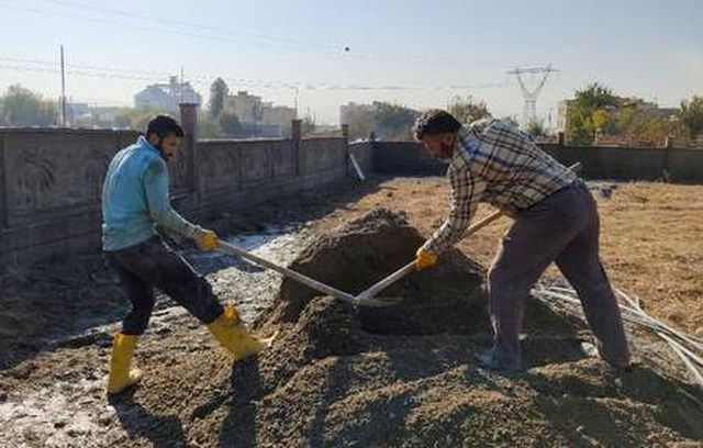 Milli sporcu, asker harçlığı için inşaatta çalışıyor
