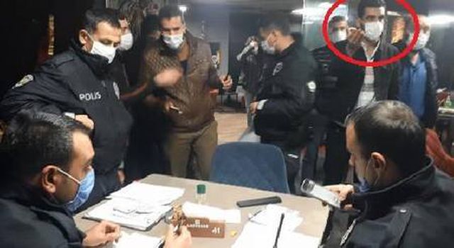 Gizli kapıdan girilen mühürlü mekana polis baskını: Doğum günü partisi yaparken yakalandılar