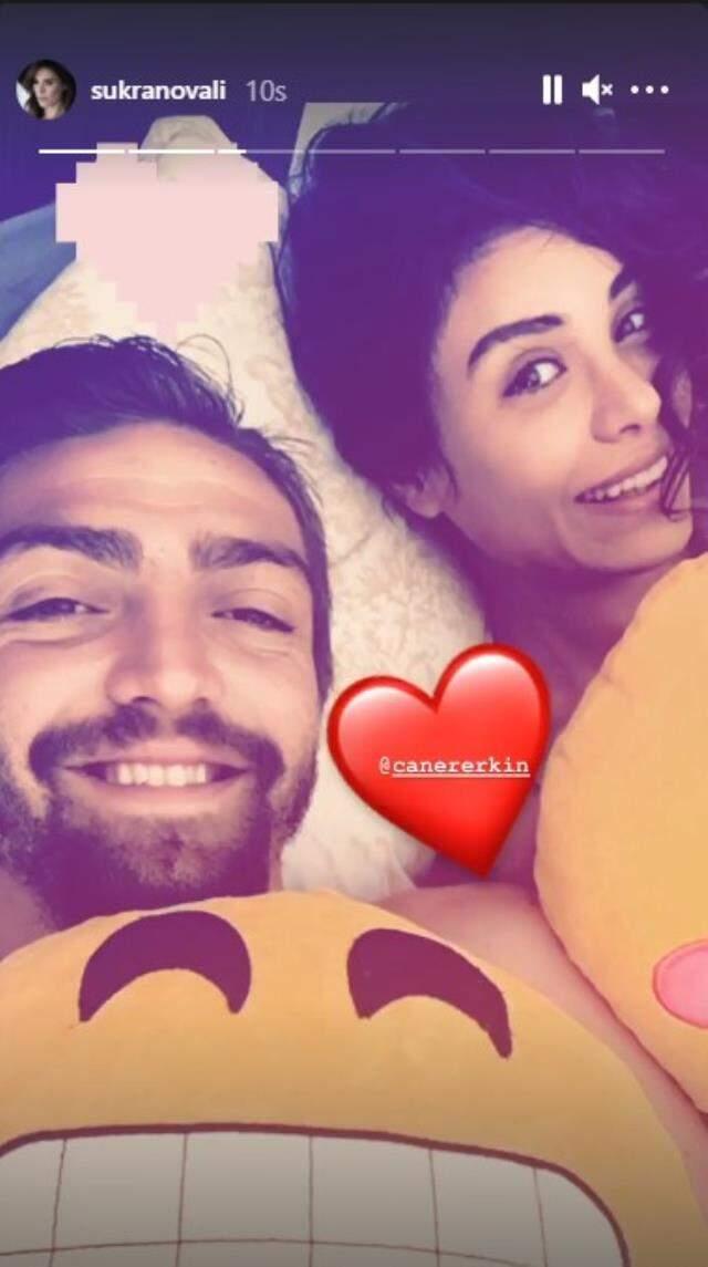 Oyuncu Şükran Ovalı, eşi Caner Erkin ile yatak pozunu paylaştı Oyuncu Şükran Ovalı, eşi Caner Erkin ile yatak pozunu paylaştı