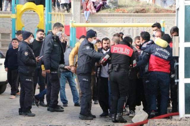 Şanlıurfa'da korkunç olay! Evde çıkan yangında 3 yaşındaki Miray öldü, annesi yaralandı Şanlıurfa'da korkunç olay! Evde çıkan yangında 3 yaşındaki Miray öldü, annesi yaralandı