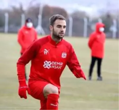Sivasspor'da 3 isim takıma döndü Sivasspor'da 3 isim takıma döndü