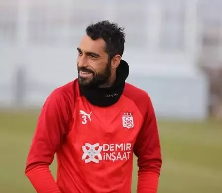 Sivasspor'da 3 isim takıma döndü Sivasspor'da 3 isim takıma döndü