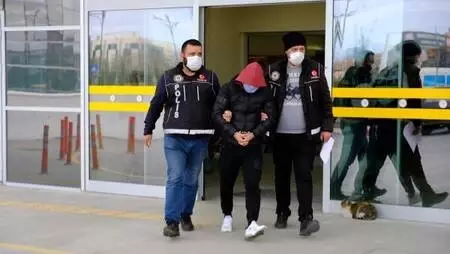 Son dakika gündem: Sürücüsünün 'dur' ihtarına uymadığı otomobilde 4 kilo eroin ele geçti