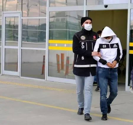 Son dakika gündem: Sürücüsünün 'dur' ihtarına uymadığı otomobilde 4 kilo eroin ele geçti