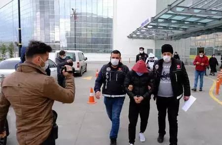 Son dakika gündem: Sürücüsünün 'dur' ihtarına uymadığı otomobilde 4 kilo eroin ele geçti