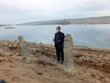 Kuraklık 26 yıl sonra baraj altındaki köyü gün yüzüne çıktı