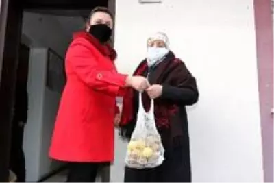 Çankaya'da 5 bin haneye meyve yardımı Çankaya'da 5 bin haneye meyve yardımı