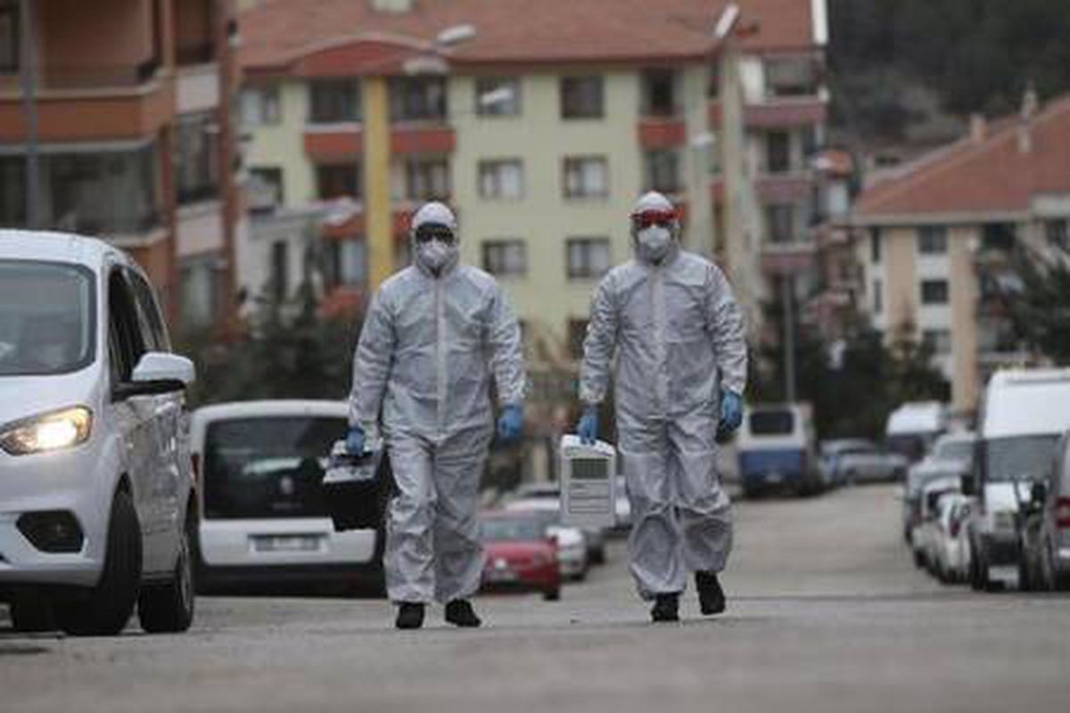 Filyasyon ekipleri, sokak kısıtlamasında virüsün izini sürdü