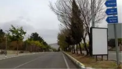 Gercüş'te cadde ve sokaklar boş kaldı