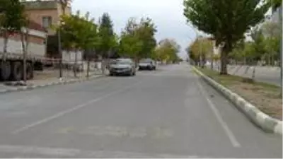 Gercüş'te cadde ve sokaklar boş kaldı