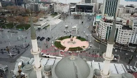 (Havadan fotoğraflarla) Taksim Meydanı'da merak uyandıran siren sesleri