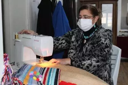 Kadınlar pandemide üretime evde devam ediyor