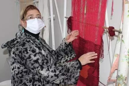 Kadınlar pandemide üretime evde devam ediyor