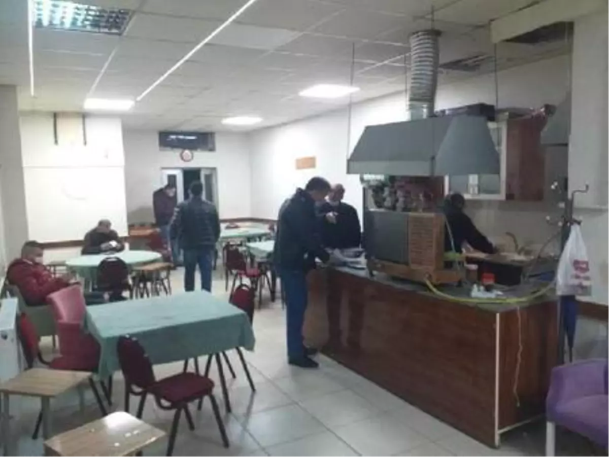 Eskişehir'de kafede kumar oynayan 18 kişiye para cezası uygulandı