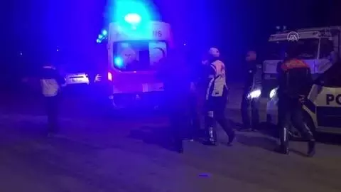 Sokağa çıkma kısıtlamasında alkol alıp tartışan 5 kişiye para cezası Sokağa çıkma kısıtlamasında alkol alıp tartışan 5 kişiye para cezası