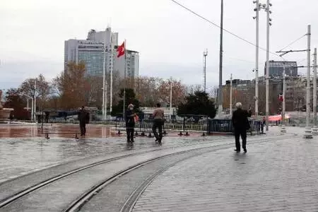 Taksim Meydanı boş kaldı