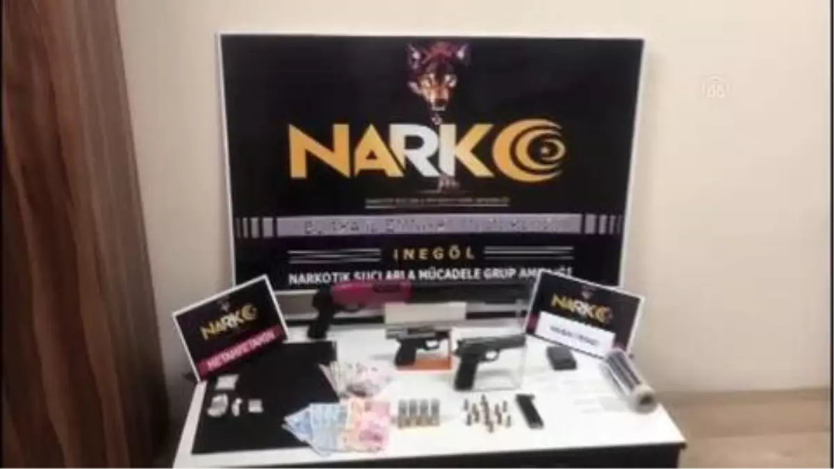 Uyuşturucu ticareti yaptığı iddia edilen 5 şüpheli kovalamaca sonunda yakalandı