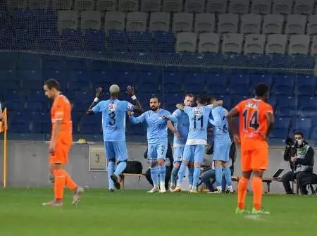Başakşehir düşüşte Başakşehir düşüşte