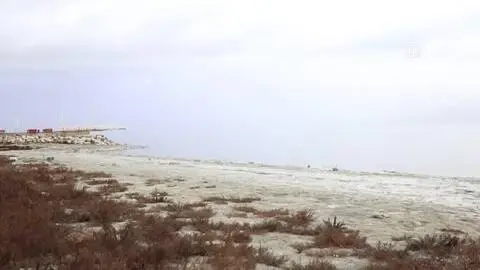 Burdur Gölü'nde kıyıya yakın bölgede gaz çıkışı iddiası