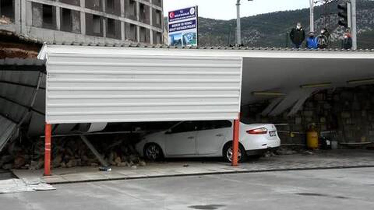 Şiddetli yağışın ardından tarım arazileri sular altında kaldı (2)