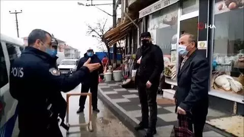 Karantinayı bozan emekli imam pazar alışverişinde yakalandı, savunması pes dedirtti: 'Haberim yoktu' Karantinayı bozan emekli imam pazar alışverişinde yakalandı, savunması pes dedirtti: 'Haberim yoktu'