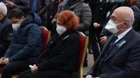 Koronavirüse yenilen Prof. Dr. Koyuncu'nun cenazesinde duygusal anlar yaşandı