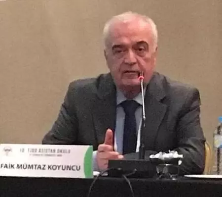 Koronavirüse yenilen Prof. Dr. Koyuncu'nun cenazesinde duygusal anlar yaşandı