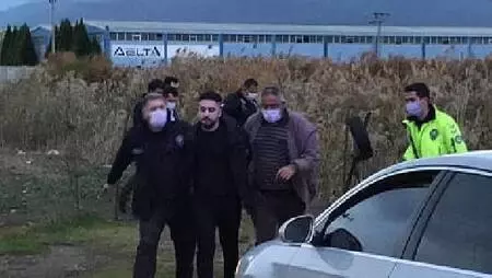 Otomobil hırsızları kız arkadaşlarıyla gezerken yakalandı