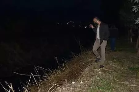 Otomobil hırsızları kız arkadaşlarıyla gezerken yakalandı