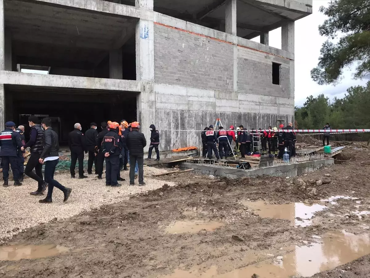 Son Dakika! Denizli�de foseptik çukuruna giren 3 işçi, egzozdan