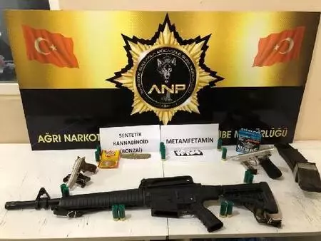 - Ağrı'da uyuşturucu ticareti yapan 14 kişi tutuklandı - Ağrı'da uyuşturucu ticareti yapan 14 kişi tutuklandı
