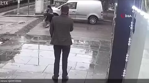 Son dakika haberleri | Antalya'da çılgına dönen kadın ortalığı birbirine kattı Son dakika haberleri | Antalya'da çılgına dönen kadın ortalığı birbirine kattı