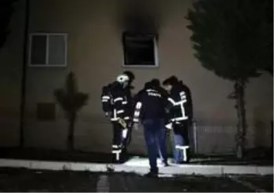 Apartman dairesinde doğalgaz bomba gibi patladı: 1 ağır yaralı Apartman dairesinde doğalgaz bomba gibi patladı: 1 ağır yaralı