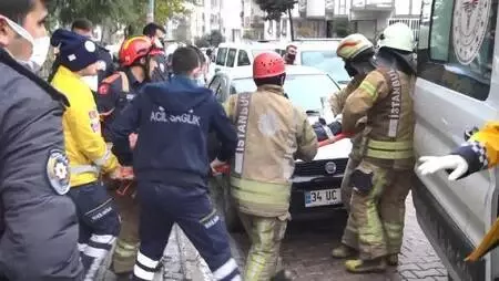 Avcılar'da 5 katlı binanın balkonları çöktü Avcılar'da 5 katlı binanın balkonları çöktü