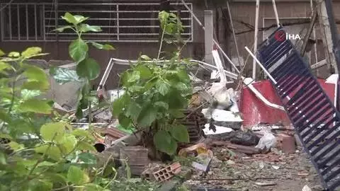 Avcılar'da 5 katlı binanın balkonları çöktü Avcılar'da 5 katlı binanın balkonları çöktü