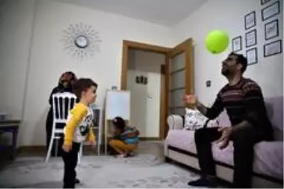 Baba okutmadı, azmi ve kocasının desteğiyle üniversiteli oldu Baba okutmadı, azmi ve kocasının desteğiyle üniversiteli oldu