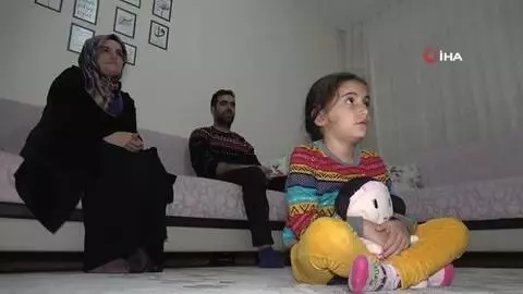 Baba okutmadı, azmi ve kocasının desteğiyle üniversiteli oldu Baba okutmadı, azmi ve kocasının desteğiyle üniversiteli oldu