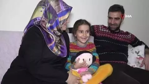 Baba okutmadı, azmi ve kocasının desteğiyle üniversiteli oldu Baba okutmadı, azmi ve kocasının desteğiyle üniversiteli oldu