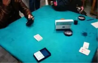 Barakada kumar oynarken yakalanan 13 kişiye 52 bin 650 lira ceza Barakada kumar oynarken yakalanan 13 kişiye 52 bin 650 lira ceza