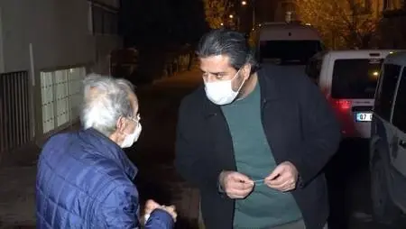 Başına sert cisimle vurup, telefonunu gasbetmeye çalıştılar Başına sert cisimle vurup, telefonunu gasbetmeye çalıştılar