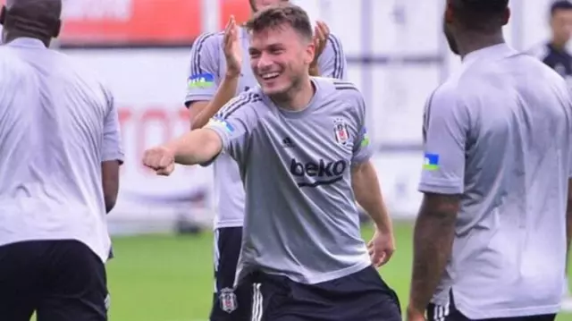 Beşiktaş'tan ayrılacağı konuşulan Adem Ljajic'e Göztepe talip oldu Beşiktaş'tan ayrılacağı konuşulan Adem Ljajic'e Göztepe talip oldu