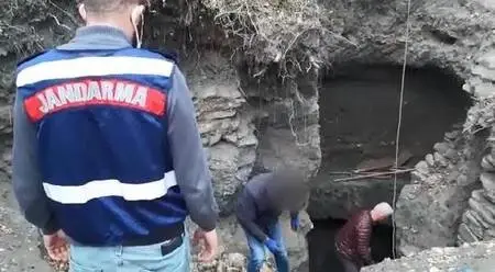 Bursa'da kaçak kazıya suçüstü; 3 gözaltı