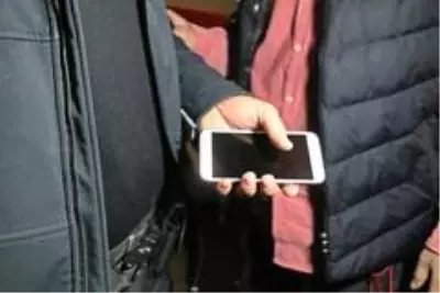 Cep telefonu için yaşlı adama kabusu yaşattılar Cep telefonu için yaşlı adama kabusu yaşattılar