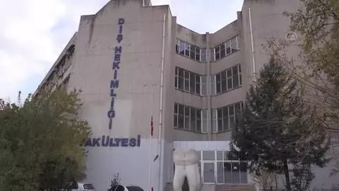 DİYARBAKIR - Koronavirüs riskine karşı diş tedavileri özel kabinlerde yapılıyor DİYARBAKIR - Koronavirüs riskine karşı diş tedavileri özel kabinlerde yapılıyor