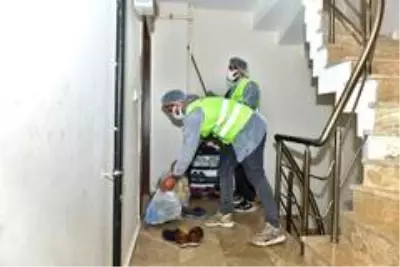 Esenyurt'ta 65 yaş üstü vatandaşlara sıcak yemek ve kahvaltı