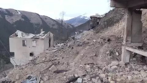 Son dakika... Gölyayla köyünde çıkan yangın söndürüldü Son dakika... Gölyayla köyünde çıkan yangın söndürüldü